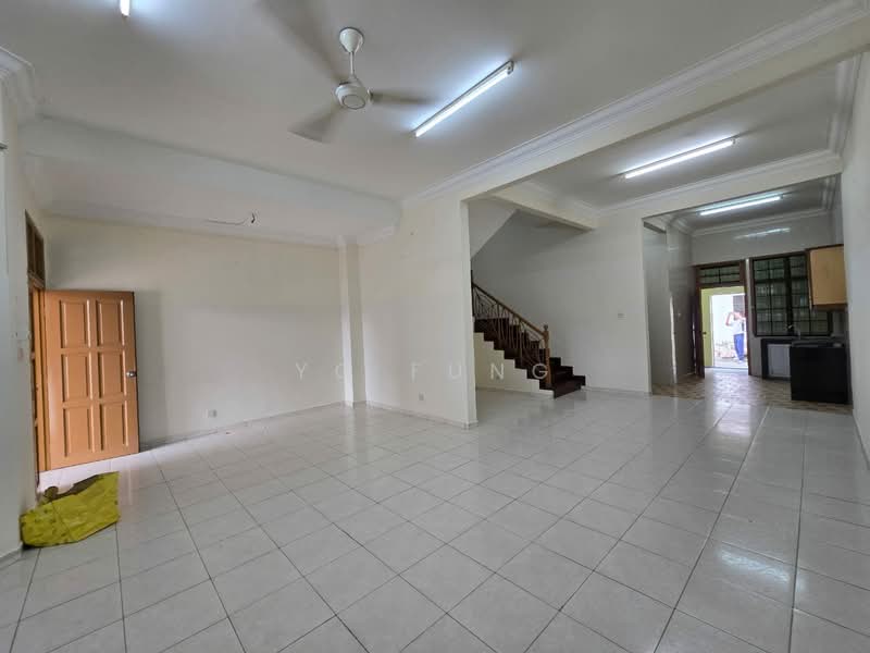 2-storey Terraced House for Rent in Ulu Tiram (Johor) - YC Fung - Living Room - PropertyGuru.com.my