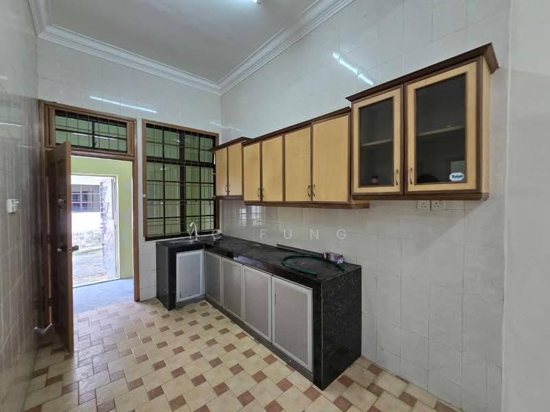 2-storey Terraced House for Rent in Ulu Tiram (Johor) - YC Fung - Kitchen - PropertyGuru.com.my
