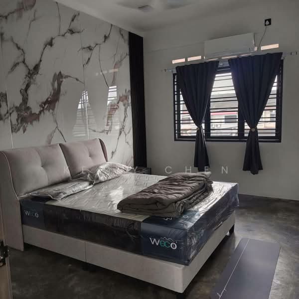 2-storey Terraced House for Rent in Taman Johor Jaya (Johor Bahru) - Kelly Chen - Bedroom - PropertyGuru.com.my