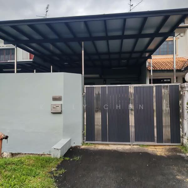 2-storey Terraced House for Rent in Taman Johor Jaya (Johor Bahru) - Kelly Chen - Exterior - PropertyGuru.com.my