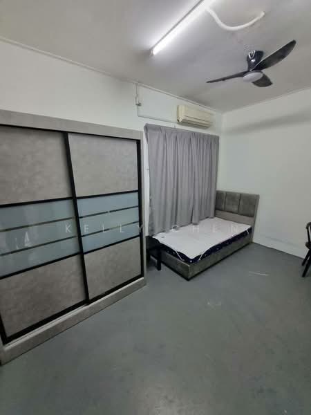 Rumah Teres 2 Tingkat untuk Disewa di Taman Damai Jaya (Skudai) - Kelly Chen - Bedroom - PropertyGuru.com.my