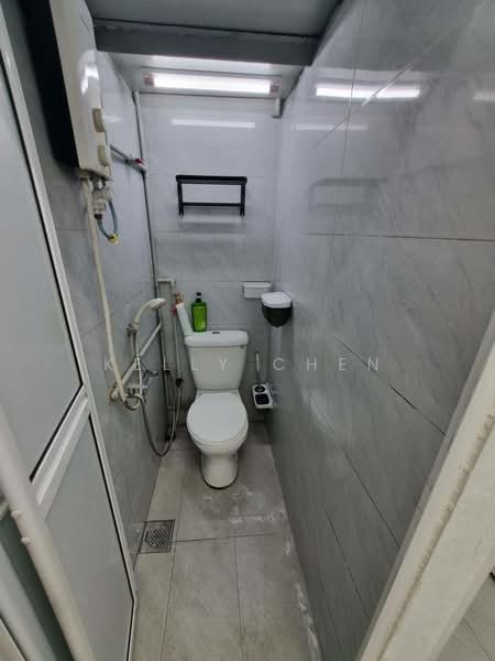Rumah Teres 2 Tingkat untuk Disewa di Taman Damai Jaya (Skudai) - Kelly Chen - Bathroom - PropertyGuru.com.my
