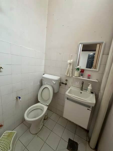 2-storey Terraced House for Sale in Kapar (Selangor) - Jake Lim - Bathroom - PropertyGuru.com.my