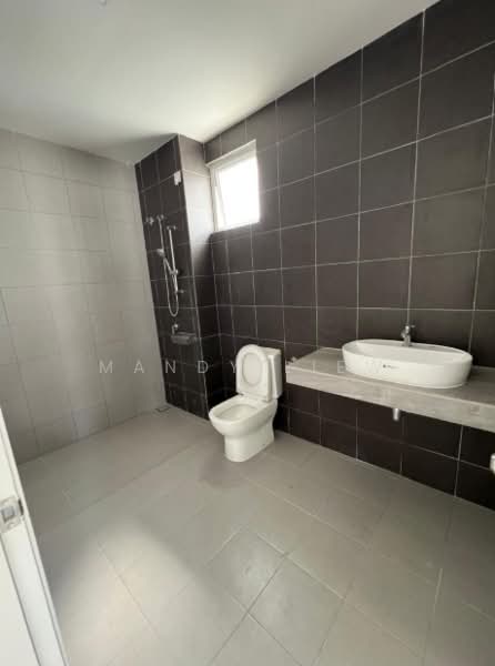Rumah Teres 2 Tingkat untuk Dijual di Bandar Country Homes (Rawang) - Mandy Liew - Bathroom - PropertyGuru.com.my