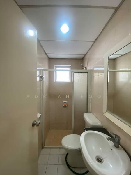 Servis Apartment untuk Disewa di Dorchester - Adrian Foo - Bathroom - PropertyGuru.com.my