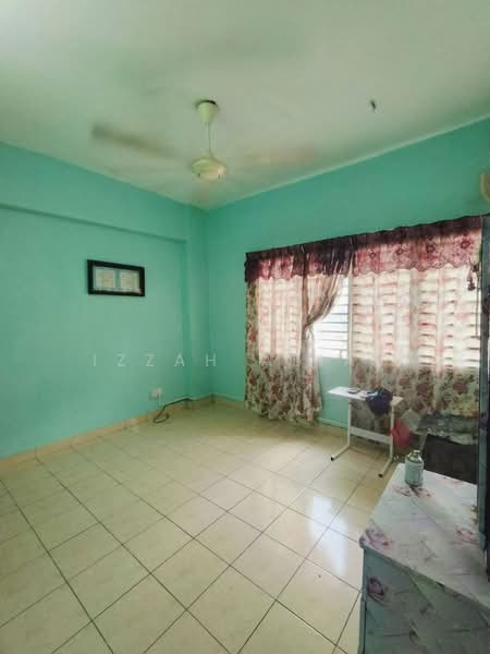 Pangsapuri untuk Dijual di Puchong Permata 1 - Izzah Alias - Living Room - PropertyGuru.com.my