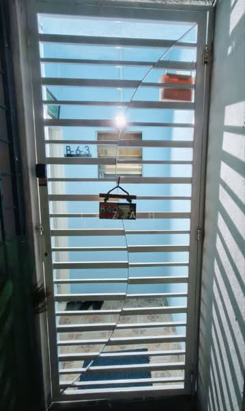 Pangsapuri untuk Dijual di Puchong Permata 1 - Izzah Alias - Entrance - PropertyGuru.com.my