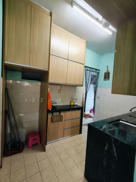 Pangsapuri untuk Dijual di Puchong Permata 1 - Izzah Alias - Kitchen - PropertyGuru.com.my