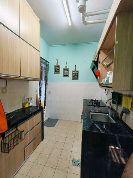 Pangsapuri untuk Dijual di Puchong Permata 1 - Izzah Alias - Kitchen - PropertyGuru.com.my