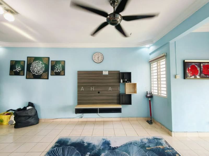 Pangsapuri untuk Dijual di Puchong Permata 1 - Izzah Alias - Living Room - PropertyGuru.com.my