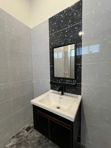 Rumah Teres 2 Tingkat untuk Dijual di Tanjung Tokong (Penang) - May Loo - Bathroom - PropertyGuru.com.my