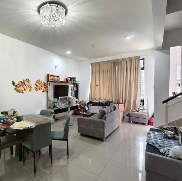 2-storey Terraced House for Sale in Taman Seri Austin (Tebrau) - Terry Tan - Living Room - PropertyGuru.com.my