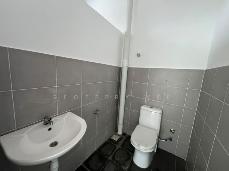 Shop / Office for Rent in Bertam (Melaka) - Geoffery Wee - Bathroom - PropertyGuru.com.my