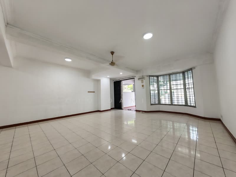 2-storey Terraced House for Sale in Taman Sungai Besi Indah (Seri Kembangan) - Kho Daniel - Living Room - PropertyGuru.com.my