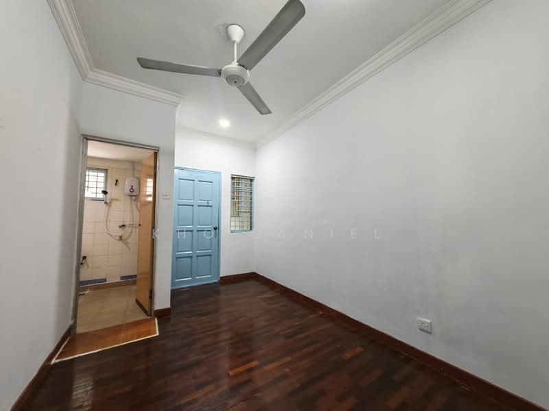 2-storey Terraced House for Sale in Taman Sungai Besi Indah (Seri Kembangan) - Kho Daniel - Bathroom - PropertyGuru.com.my