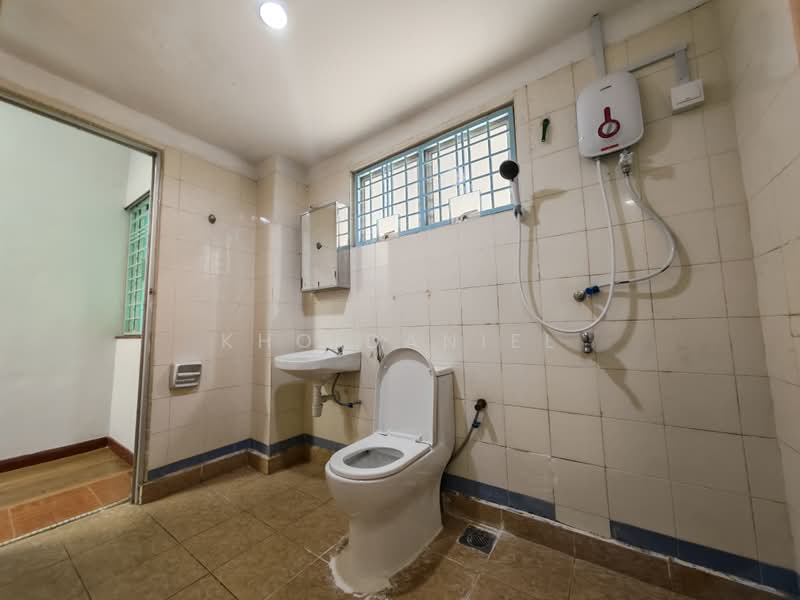 2-storey Terraced House for Sale in Taman Sungai Besi Indah (Seri Kembangan) - Kho Daniel - Bathroom - PropertyGuru.com.my