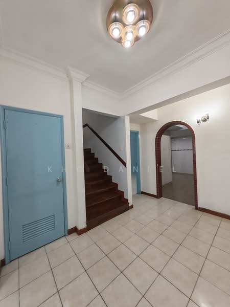 2-storey Terraced House for Sale in Taman Sungai Besi Indah (Seri Kembangan) - Kho Daniel - Entrance - PropertyGuru.com.my