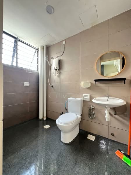 Servis Apartment untuk Disewa di ARC @ Austin Hills - Kim . - Bathroom - PropertyGuru.com.my