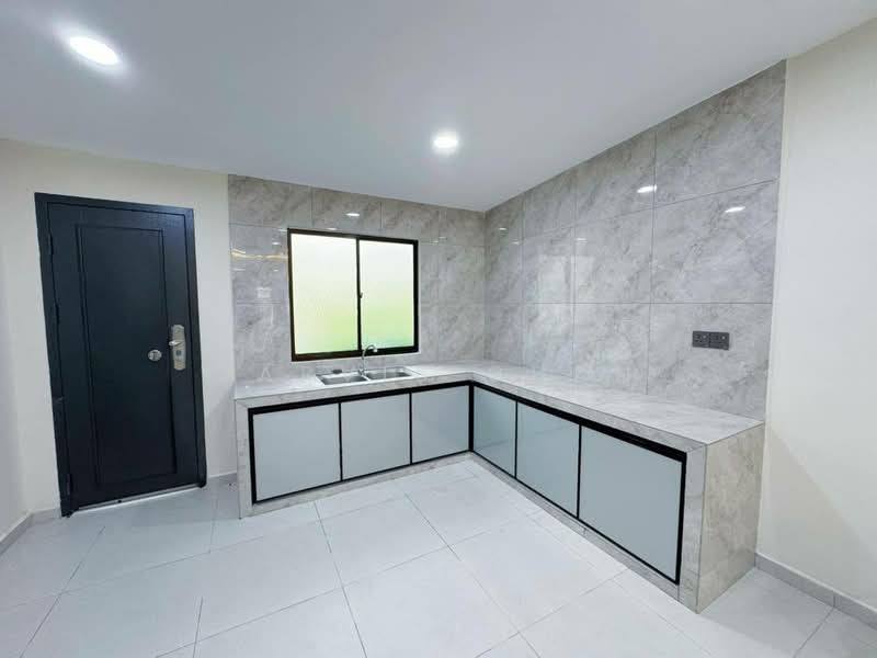 1-storey Terraced House for Sale in Taman Abad (Johor Bahru) - Jarvis Chan - Kitchen - PropertyGuru.com.my