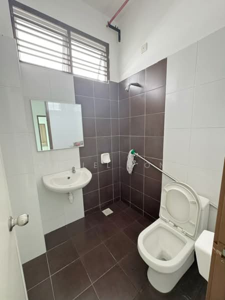 Rumah Teres 2 Tingkat untuk Dijual di Mutiara Rini (Skudai) - Daniel Yong - Bathroom - PropertyGuru.com.my