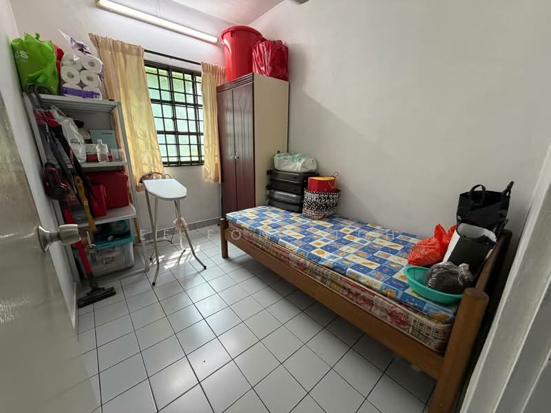 Flat for Sale at Rumah Pangsa Permas Jaya - Ee Fong Toh - Bedroom - PropertyGuru.com.my