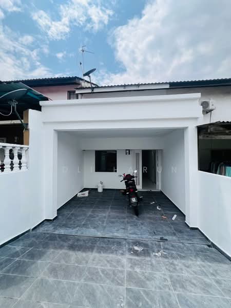 2-storey Terraced House for Sale in Taman Munshi Ibrahim (Tampoi) - Adli Harun - PropertyGuru.com.my
