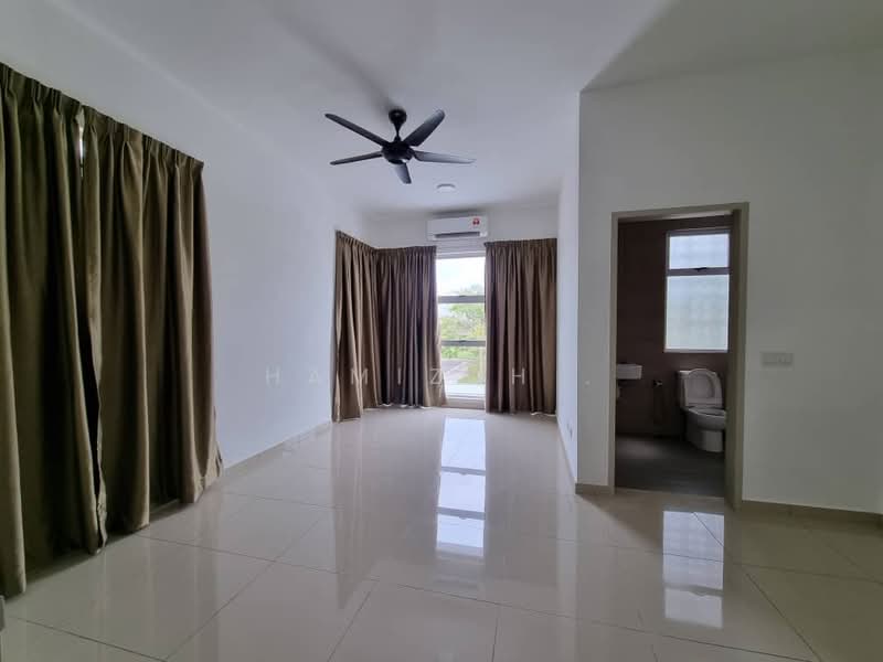 Rumah Teres 2 Tingkat untuk Dijual di Bandar Rimbayu (Telok Panglima Garang) - Hamizah . - Living Room - PropertyGuru.com.my