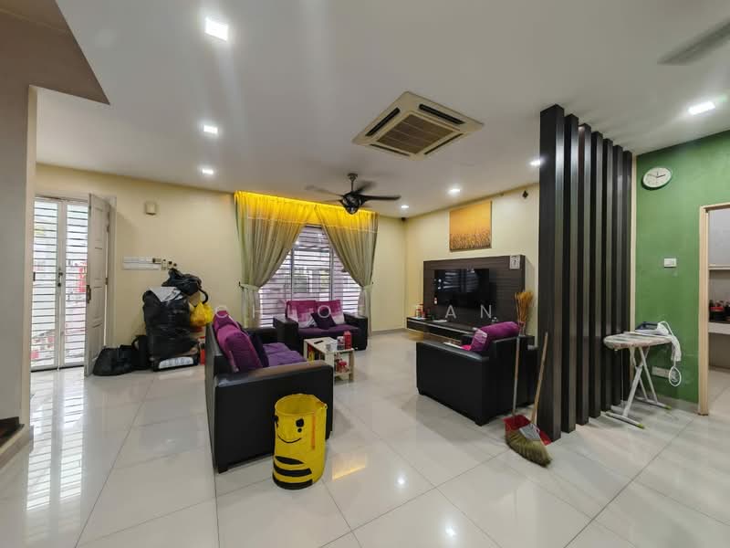 Rumah Teres 2 Tingkat untuk Dijual di Kemuning Utama (Shah Alam) - Chloe Tan - Living Room - PropertyGuru.com.my