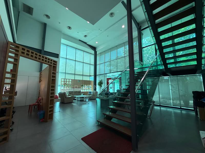 Kilang untuk Dijual di Bukit Kinrara Industrial Park (Puchong) - Dan Lo - Living Room - PropertyGuru.com.my