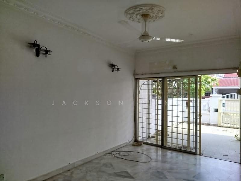 1-storey Terraced House for Sale in Seksyen 2, Taman Kinrara (Puchong) - Jackson Wong - Living Room - PropertyGuru.com.my