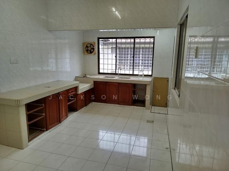 1-storey Terraced House for Sale in Seksyen 2, Taman Kinrara (Puchong) - Jackson Wong - Kitchen - PropertyGuru.com.my