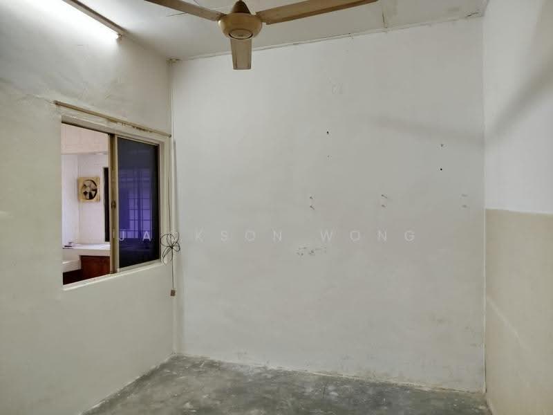 1-storey Terraced House for Sale in Seksyen 2, Taman Kinrara (Puchong) - Jackson Wong - Interior - PropertyGuru.com.my