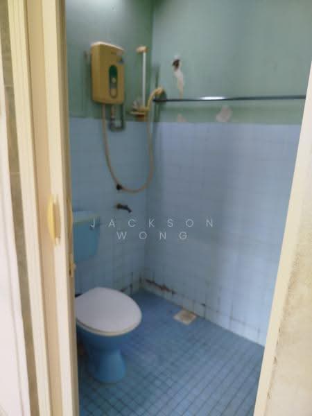 1-storey Terraced House for Sale in Seksyen 2, Taman Kinrara (Puchong) - Jackson Wong - Bathroom - PropertyGuru.com.my