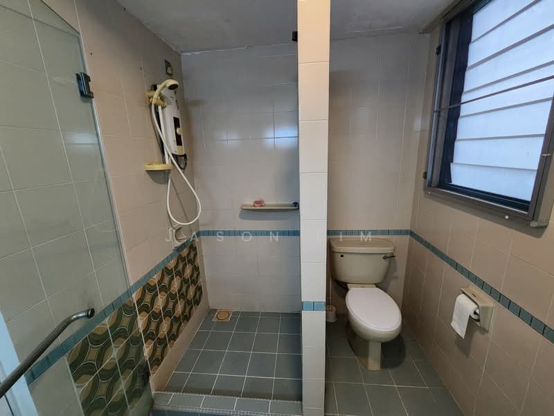Kondominium untuk Disewa di The Straits View Condominium - Jason Lim - Bathroom - PropertyGuru.com.my