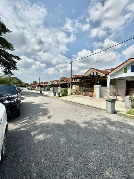 Rumah Teres 1 Tingkat untuk Dijual di Bandar Putra (Kulai) - Daniel Yong - Exterior - PropertyGuru.com.my