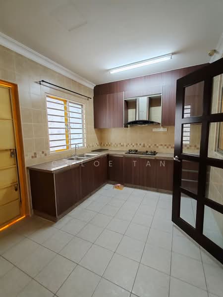 2-storey Terraced House for Sale in Kota Kemuning (Shah Alam) - Chloe Tan - Kitchen - PropertyGuru.com.my