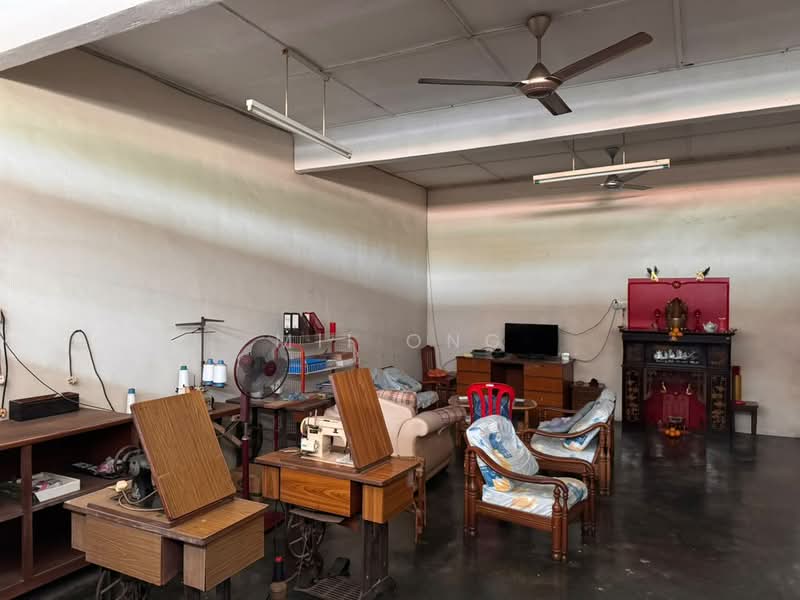 Shop / Office for Sale in Umbai (Melaka) - Mii Ong - Living Room - PropertyGuru.com.my