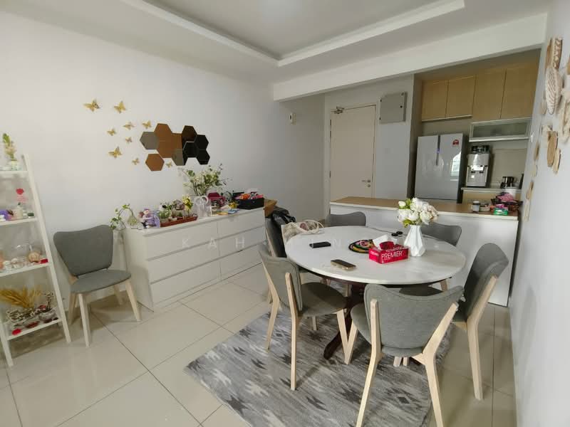 Servis Apartment untuk Disewa di Maxim Residences - Kah Hing - Dining Room - PropertyGuru.com.my