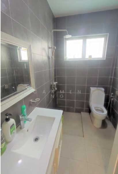 Semi-Detached House for Rent in Shah Alam (Selangor) - Carmen Ng - Bathroom - PropertyGuru.com.my