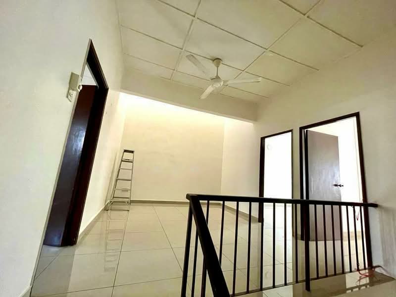Rumah Teres 2 Tingkat untuk Disewa di Taman Serdang Raya (Seri Kembangan) - Kew . - Interior - PropertyGuru.com.my