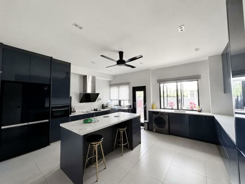 Semi-Detached House for Rent in Kota Kemuning (Shah Alam) - Anna Tan - Kitchen - PropertyGuru.com.my