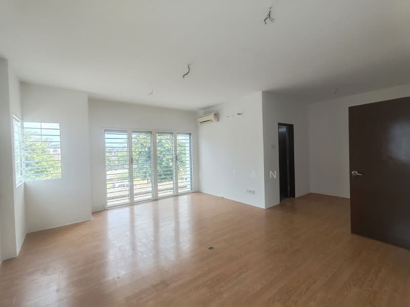2-storey Terraced House for Sale in Alam Impian (Shah Alam) - Chloe Tan - Living Room - PropertyGuru.com.my
