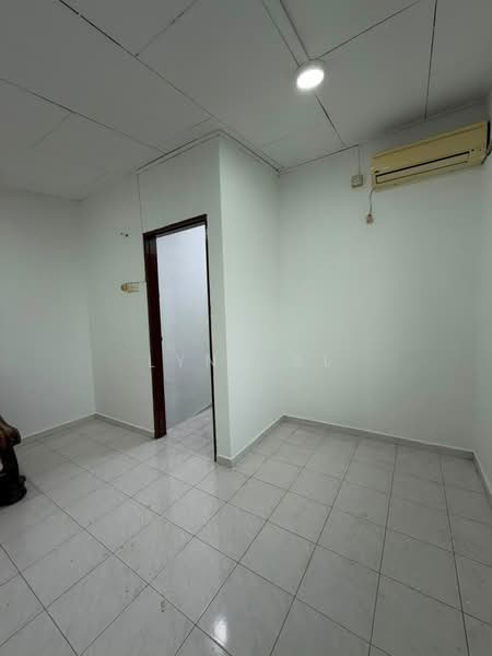 Rumah Teres 1.5 Tingkat untuk Dijual di Taman Sri Skudai (Skudai) - Lynn SL - Interior - PropertyGuru.com.my