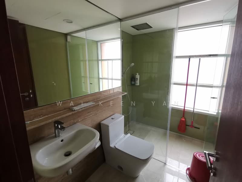 Servis Apartment untuk Disewa di Sky Suites @ KLCC - Wai Keen Yan - Bathroom - PropertyGuru.com.my