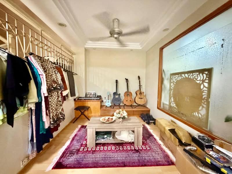 2-storey Terraced House for Sale in Bukit Jelutong (Shah Alam) - muharni sawarin - PropertyGuru.com.my