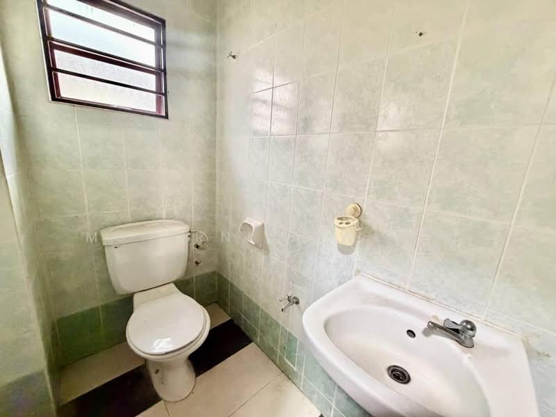 2-storey Terraced House for Sale in Bukit Jelutong (Shah Alam) - muharni sawarin - PropertyGuru.com.my