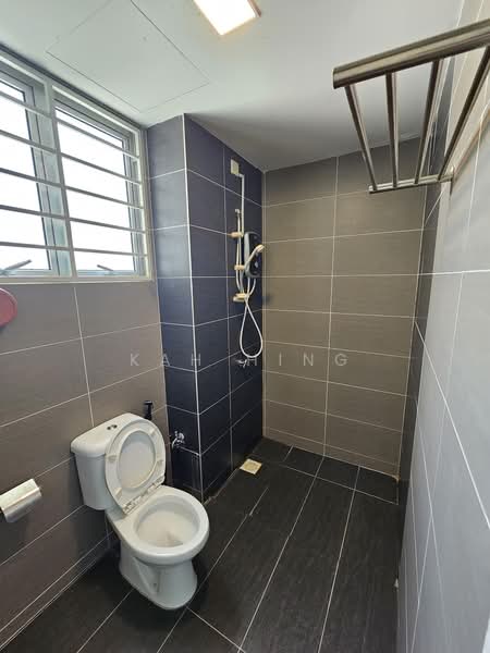 Servis Apartment untuk Disewa di Maxim Residences - Kah Hing - Bathroom - PropertyGuru.com.my