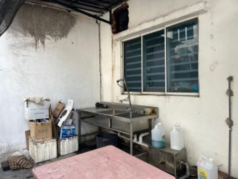 Shop for Rent in Taman Merdeka Permai (Batu Berendam) - Woon . - Exterior - PropertyGuru.com.my