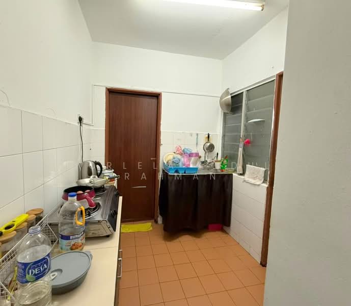 Pangsapuri untuk Dijual di Ruvena Villa - Norlela Abdul Rahman - Kitchen - PropertyGuru.com.my