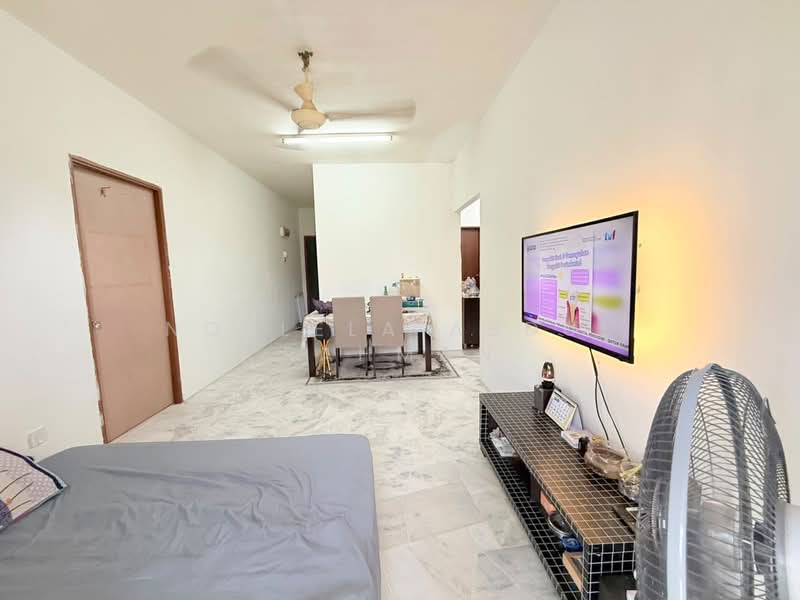 Pangsapuri untuk Dijual di Ruvena Villa - Norlela Abdul Rahman - Living Room - PropertyGuru.com.my